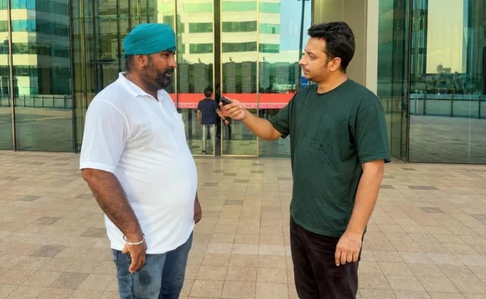 ताजा: दुबई में क्रेन ऑपरेटर की होती है मोटी कमाई इस व्यक्...