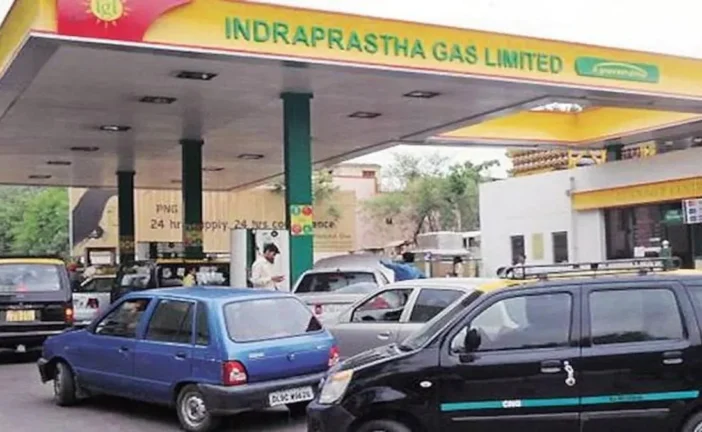 ताजा: दिल्ली में फिर से महंगी हुई CNG आज से बढ़े हुए दामो...