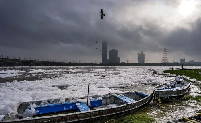 ताजा: दिल्ली में मॉनसून का प्रकोप जमकर बरसे बादल 15 साल क...