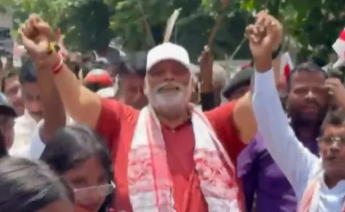 ताजा: पप्पू यादव के इस अंदाज ने इंटरनेट का पारा किया हाई