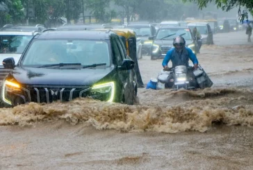 ताजा: बारिश में 8KM के 400 रुपये दे रही थी महिला फिर भी ब...