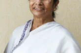ताजा: ममता बनर्जी की गाड़ी पर हमले को लेकर क्या बोले समिक...