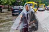 ताजा: मूसलाधार बारिश ने गुरुग्राम को झकझोरा कर्मचारियों क...