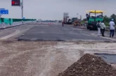 बड़ी खबर: LucknowKanpur Expressway पर पंखे से सड़क सुखाने...