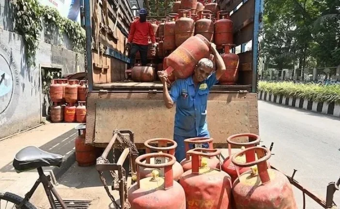 बड़ी खबर: PNG को लेकर बड़ा आदेश रद्द हो सकता है आपका LPG ...