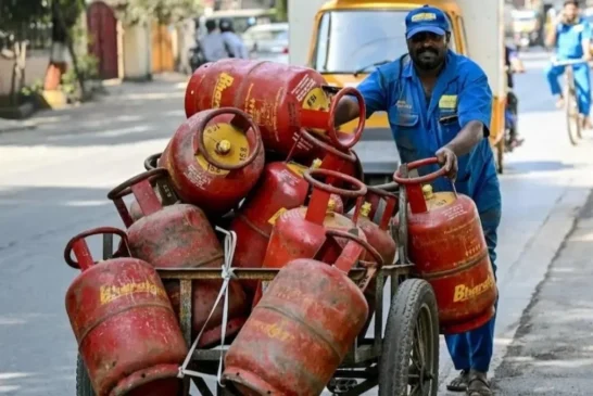 बड़ी खबर: अब ये क्या LPG सिलेंडर पर टैक्स वसूलेगी सरकार ब...