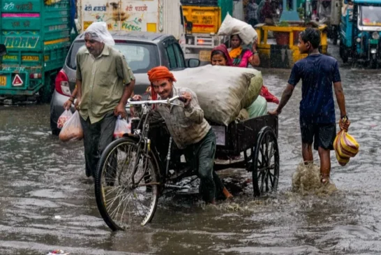 बड़ी खबर: आफत की बारिश के बाद दिल्लीNCR में येलो अलर्ट गु...