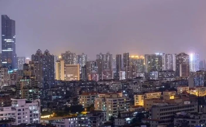 बड़ी खबर: गुरुग्राम से बेंगलुरु शिफ्ट होना कितना महंगा यु...