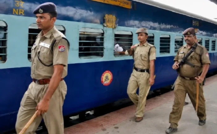 बड़ी खबर: ट्रेन तैयार सिग्नल हरा फिर भी नहीं बढ़ी वैशाली ...