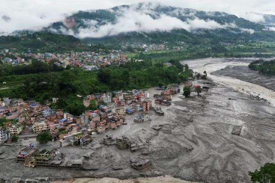 बड़ी खबर: दो नदियों के संगम पर फिर बनी 039डेथ लेक039 नेपा...
