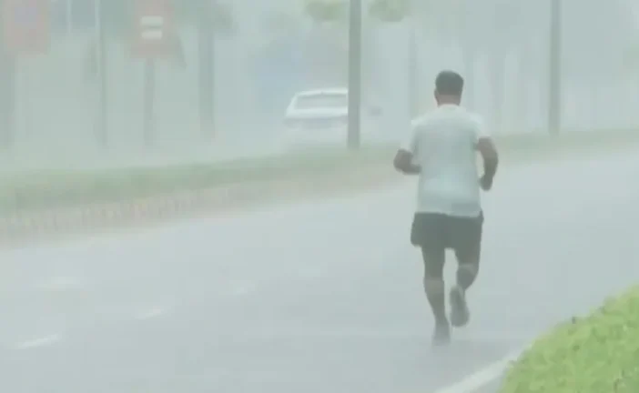 बड़ी खबर: दिल्लीNCR में बारिश का रेड अलर्ट कई इलाकों में ...