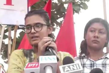 बड़ी खबर: नेहा बोरा पर फेंकी गई स्याही AISA के मार्च के द...