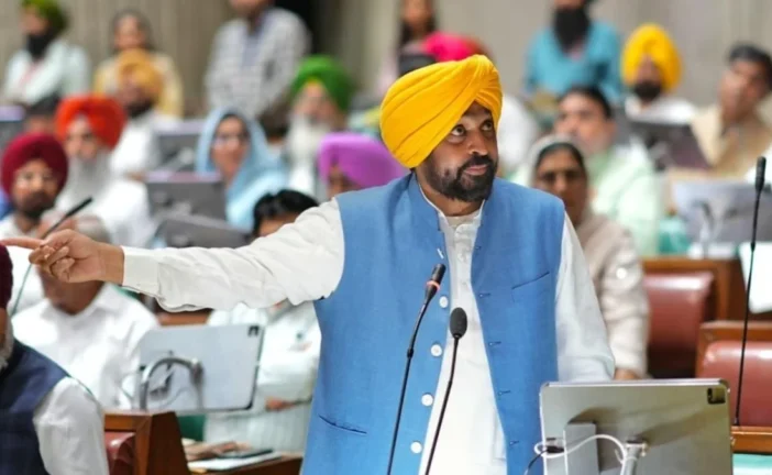 बड़ी खबर: पेपर लीक पर विधानसभा में बोले CM मान विश्वगुरु ...