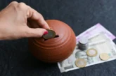 बड़ी खबर: पहली सैलरी से ही डालें बचत की आदत जानें SIP FD ...
