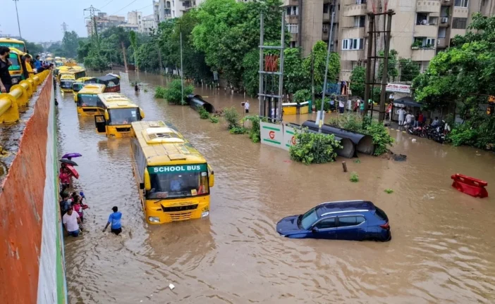 बड़ी खबर: बारिश होते ही डूब जाता है गुरुग्राम नोएडा क्यों...