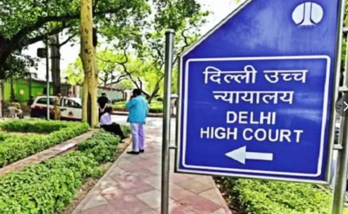 बड़ी खबर: लड़कियों के जींस पहनने से लड़के भ्रष्ट होते हैं...