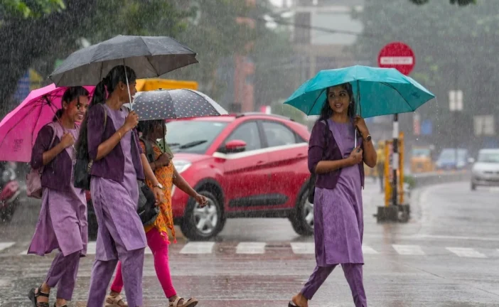 शिक्षा: भारी बारिश का कहर यहां कक्षा 1 से 8 तक के सभी स्क...