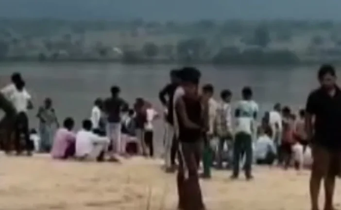 शैक्षिक: नदी में सेल्फी के दौरान ऐसे डूबीं छात्राएं