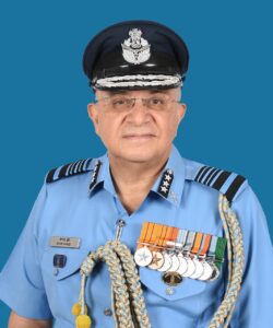 एयर मार्शल विवेक हांडे और एयर मार्शल केएए संजीब ने संभाला पदभार