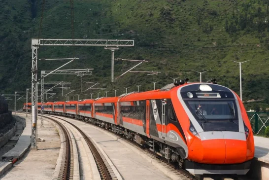 अहम: वंदे भारत एक्सप्रेस में बड़े बदलाव की तैयारी हट सकती...