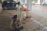 ताजा: मां की लाश के बगल में रोती बच्ची जमीन पर बैठा पति प...
