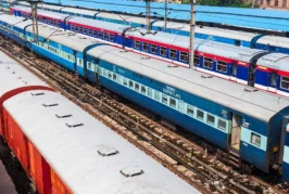 Railway update: 4 ट्रेन कैंसिल 13 डायवर्ट अचानक ट्रैक के नीचे स...