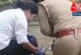 बड़ी खबर: राहगीरों को देख घबराया आरोपी फुटपाथ पर छोड़ गया शव