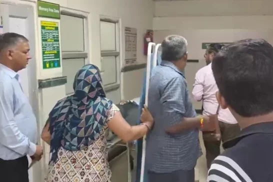 बड़ी खबर: स्ट्रेचर पर बेटी की लाश थी पर्दा हटा देखते ही द...
