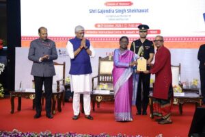 President Droupadi Murmu  राष्ट्रपति द्रौपदी मुर्मु ने किया सम्मानित
